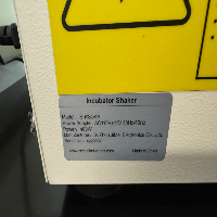 Crystal Benchtop Incubator Shaker image 1